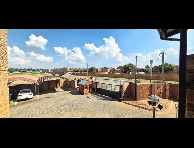 1 BEDROOM APARTMENT FOR SALE IN HONEY PARK